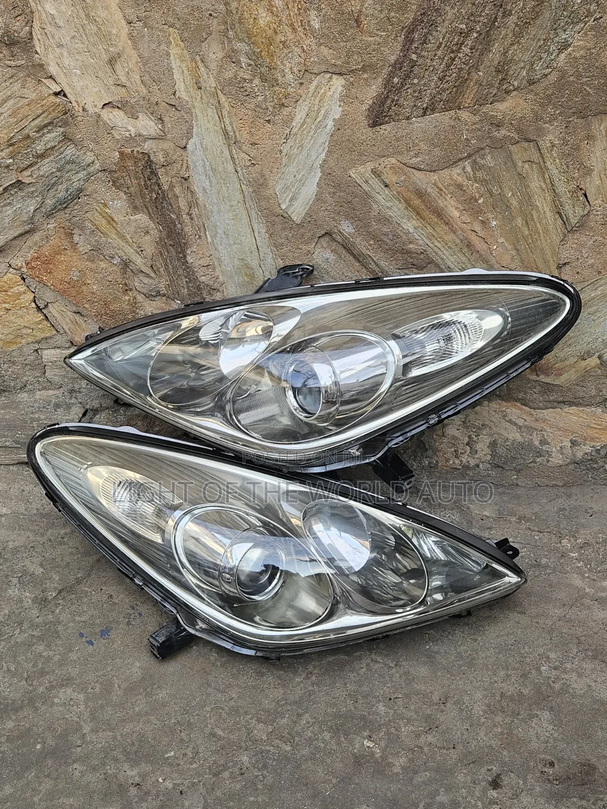 Lexus ES350 Headlight Charger Type