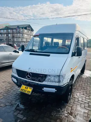 Mercedes-Benz Sprinter 2002 White