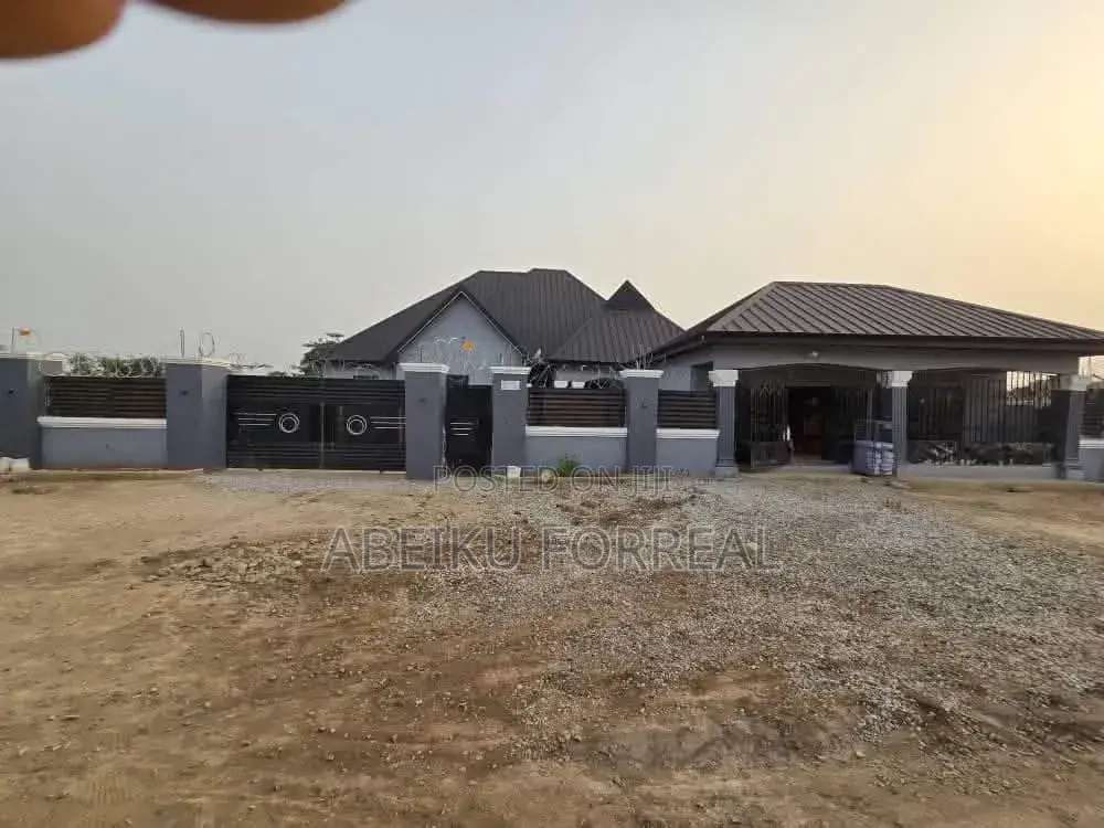 6bdrm House in Sunyani Municipal for sale