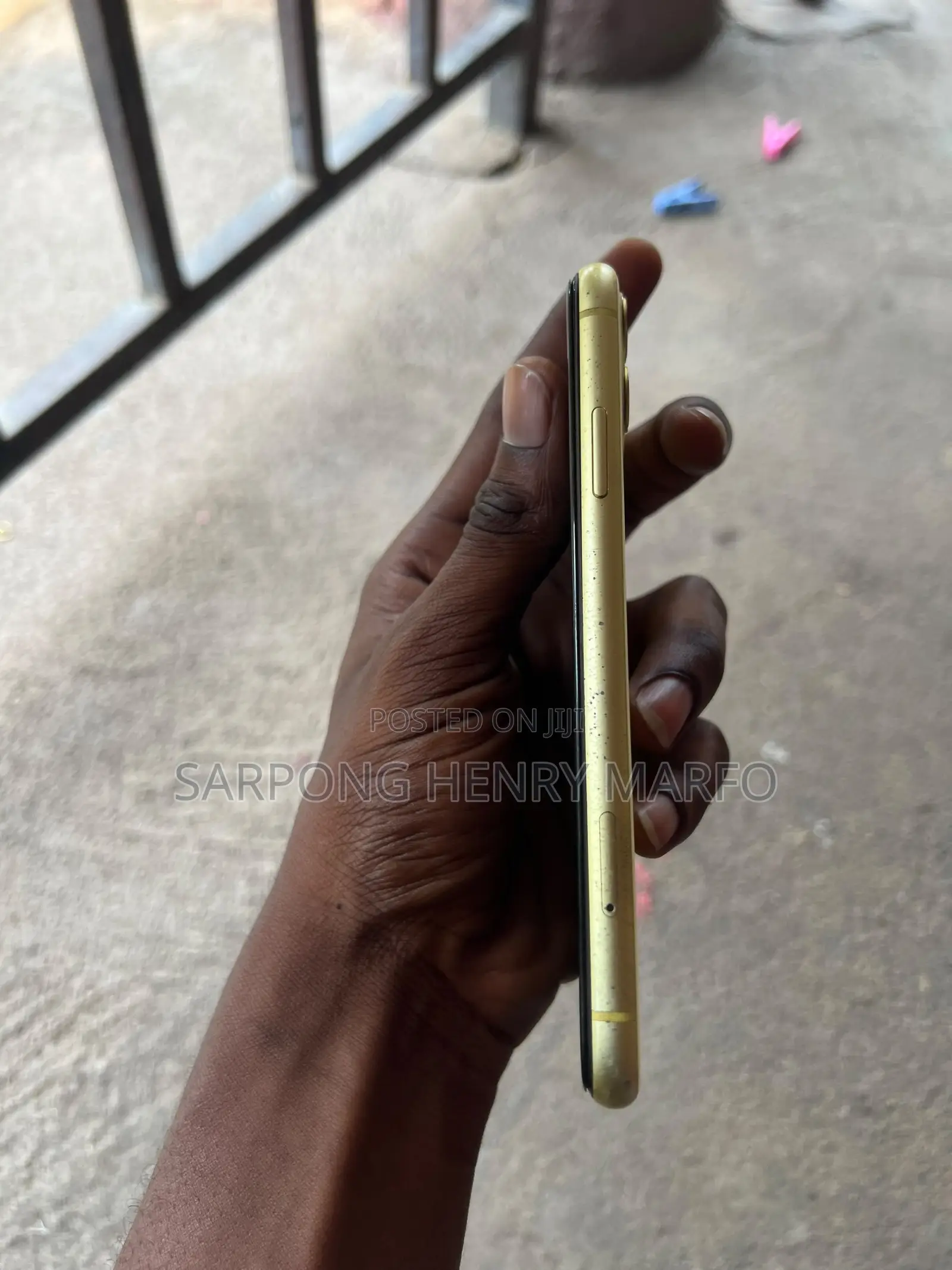 Apple iPhone 11 64 GB Yellow