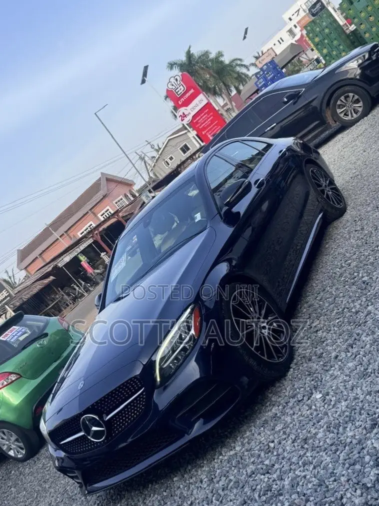 Mercedes-Benz C300 2019 Blue