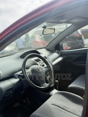 Toyota Yaris 2009 Red