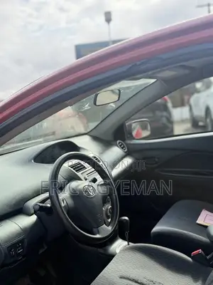 Toyota Yaris 2010 Red