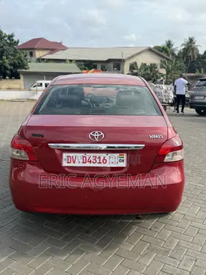 Toyota Yaris 2010 Red