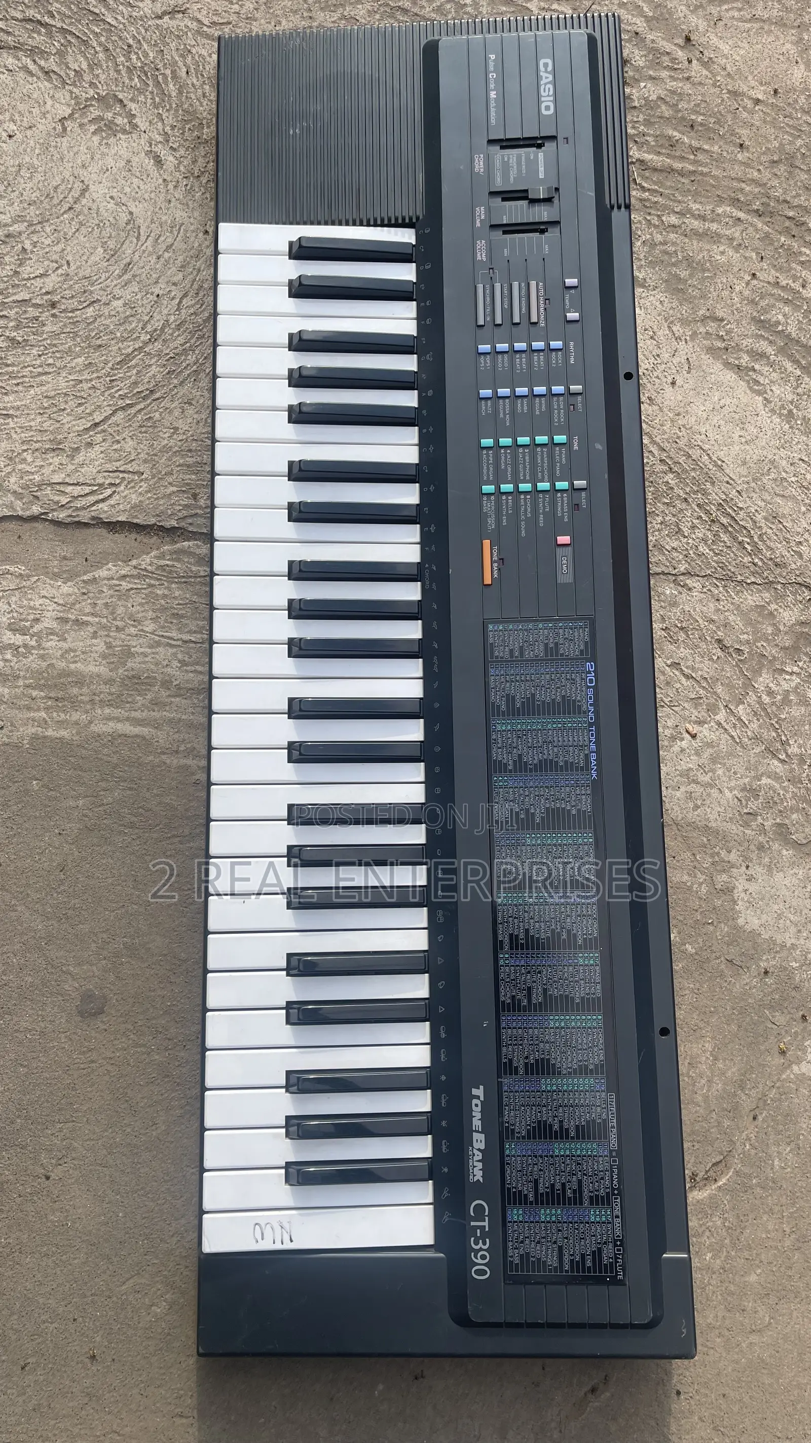 Casio CT-390 Tone Bank Electronic Digital Keyboard 61 Keys
