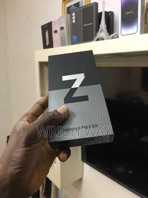 New Samsung Galaxy Z Flip3 5G 256 GB Black