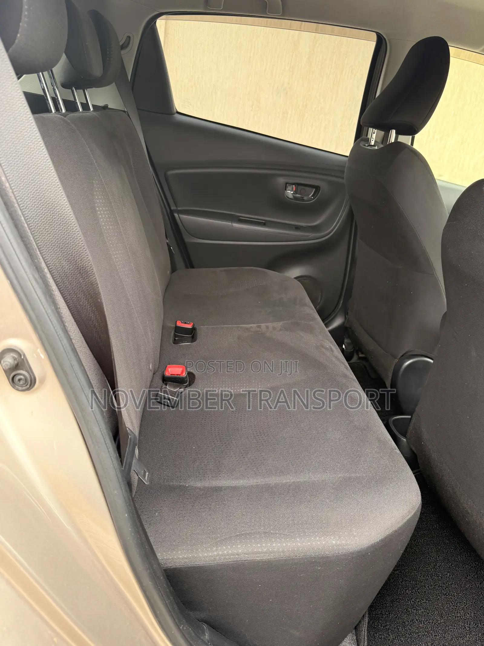 Toyota Vitz 1.3 FWD 5dr 2015 Gold