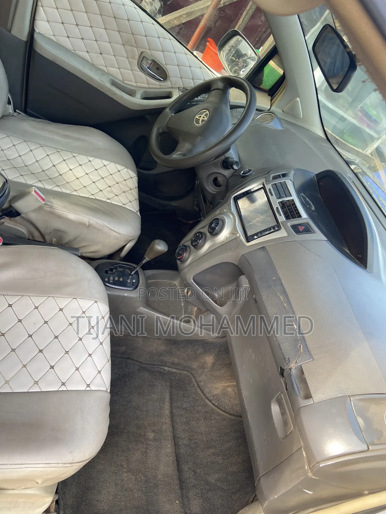Toyota Vitz 2010 Gray