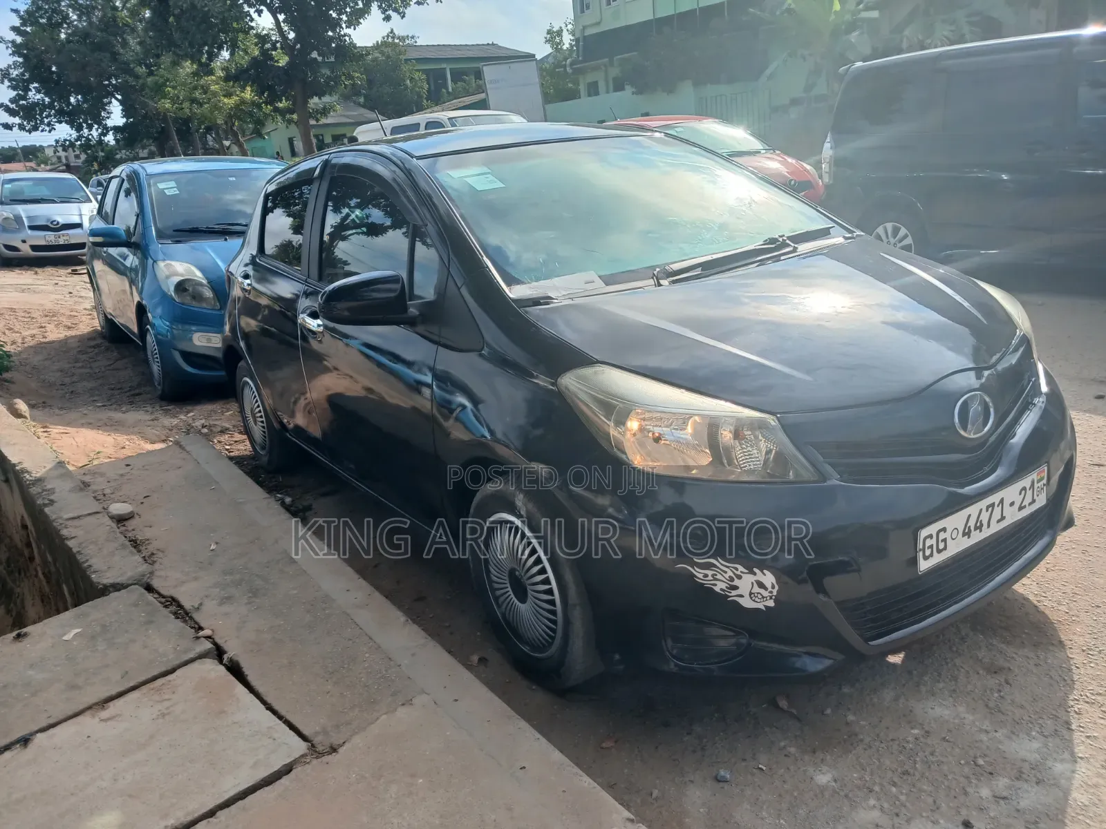 Toyota Vitz 1.3 FWD 5dr 2012 Black