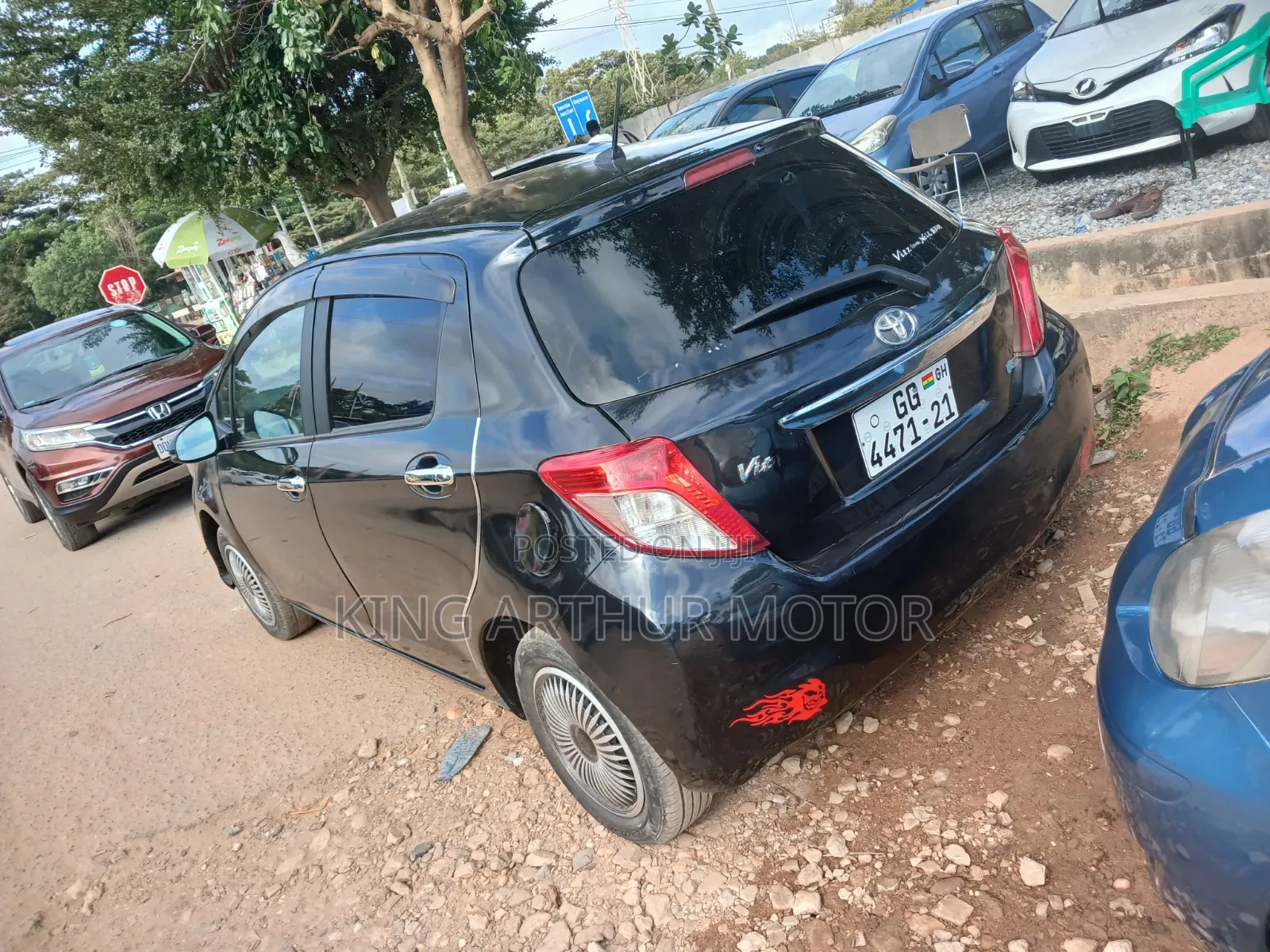 Toyota Vitz 1.3 FWD 5dr 2012 Black