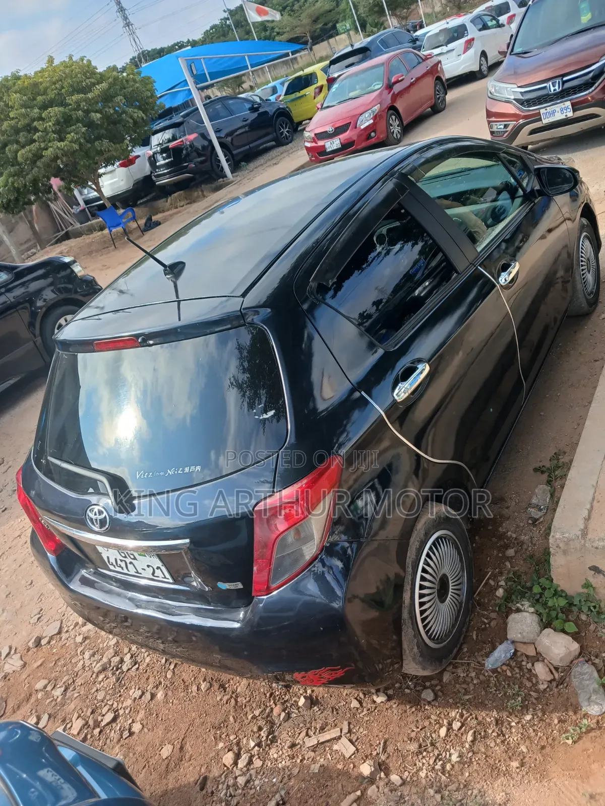 Toyota Vitz 1.3 FWD 5dr 2012 Black