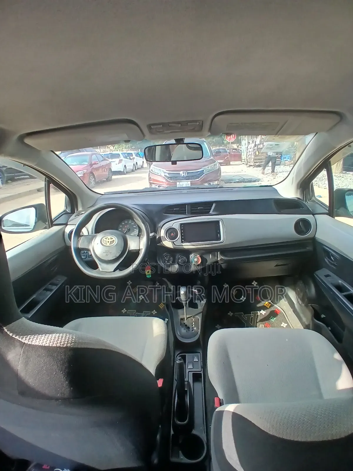 Toyota Vitz 1.3 FWD 5dr 2012 Black