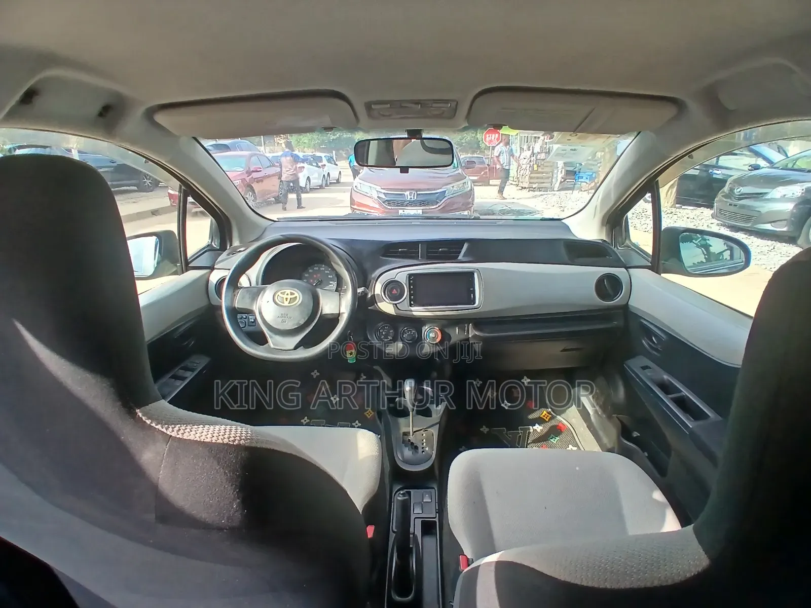 Toyota Vitz 1.3 FWD 5dr 2012 Black