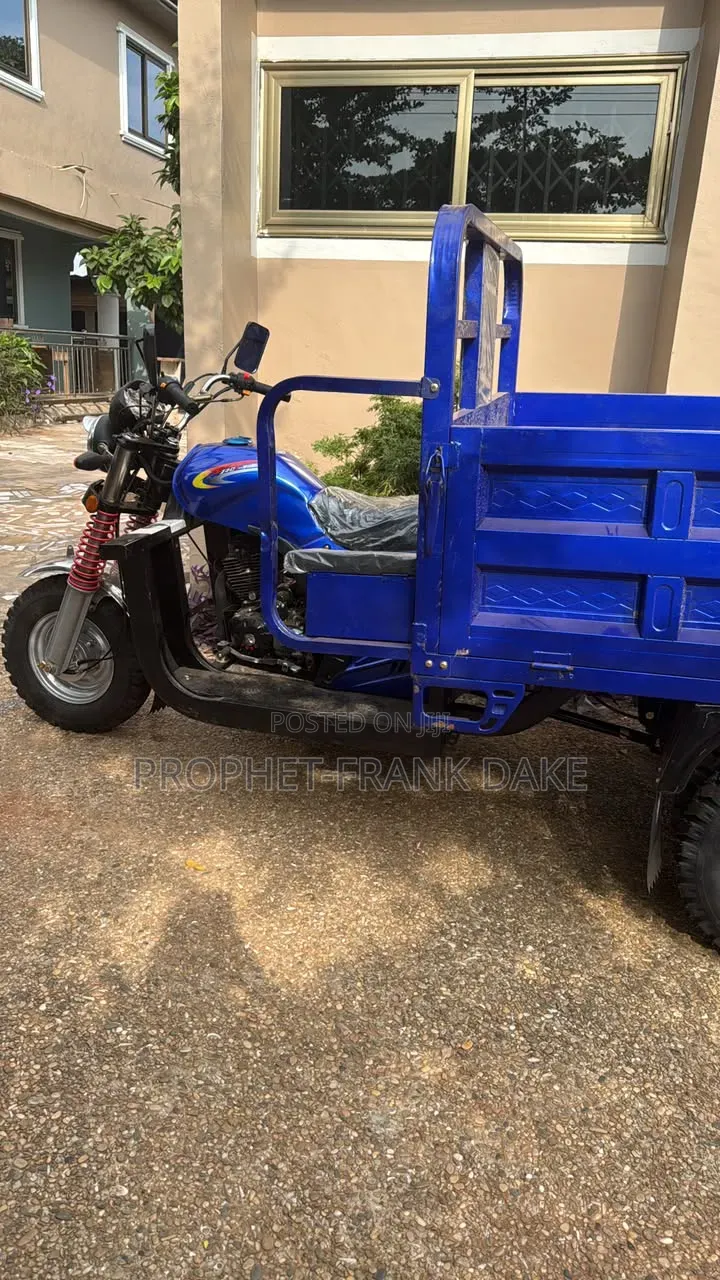 Royal Motorcycle 2015 Green