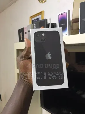 New Apple iPhone 13 128 GB Black