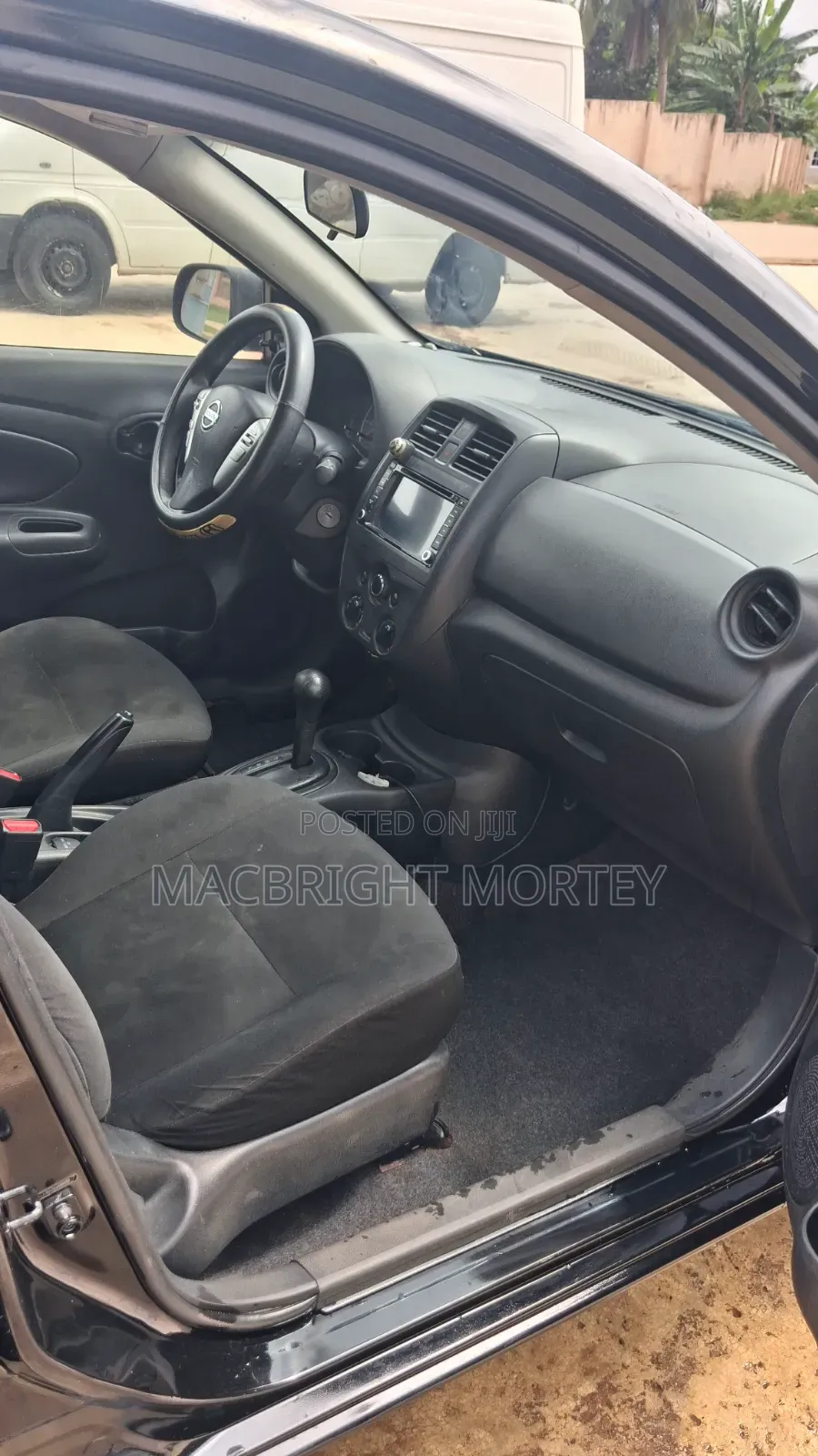 Nissan Versa 1.6 SV 4dr Sedan (1.6L 4cyl CVT) 2015 Black