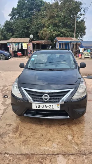 Nissan Versa 1.6 SV 4dr Sedan (1.6L 4cyl CVT) 2015 Black
