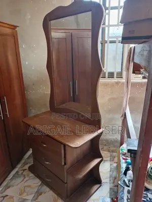 Dressing Mirror and Sit