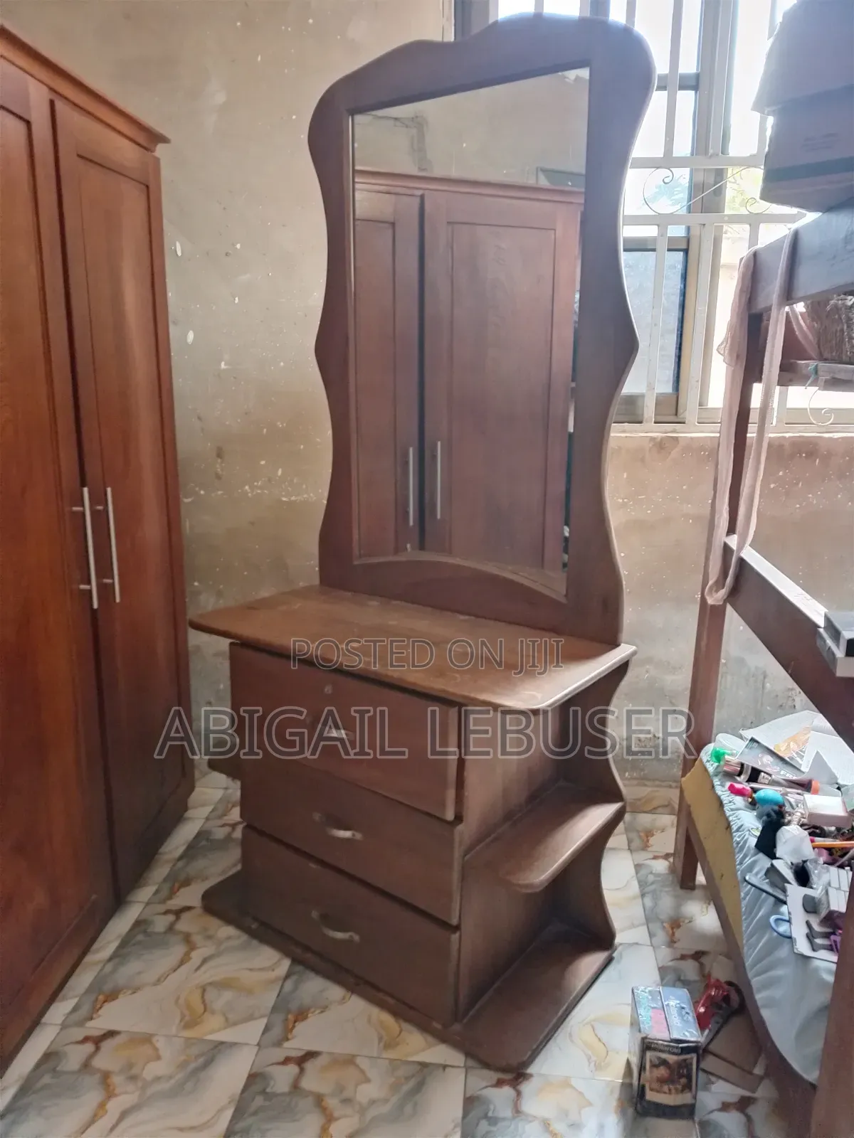 Dressing Mirror and Sit
