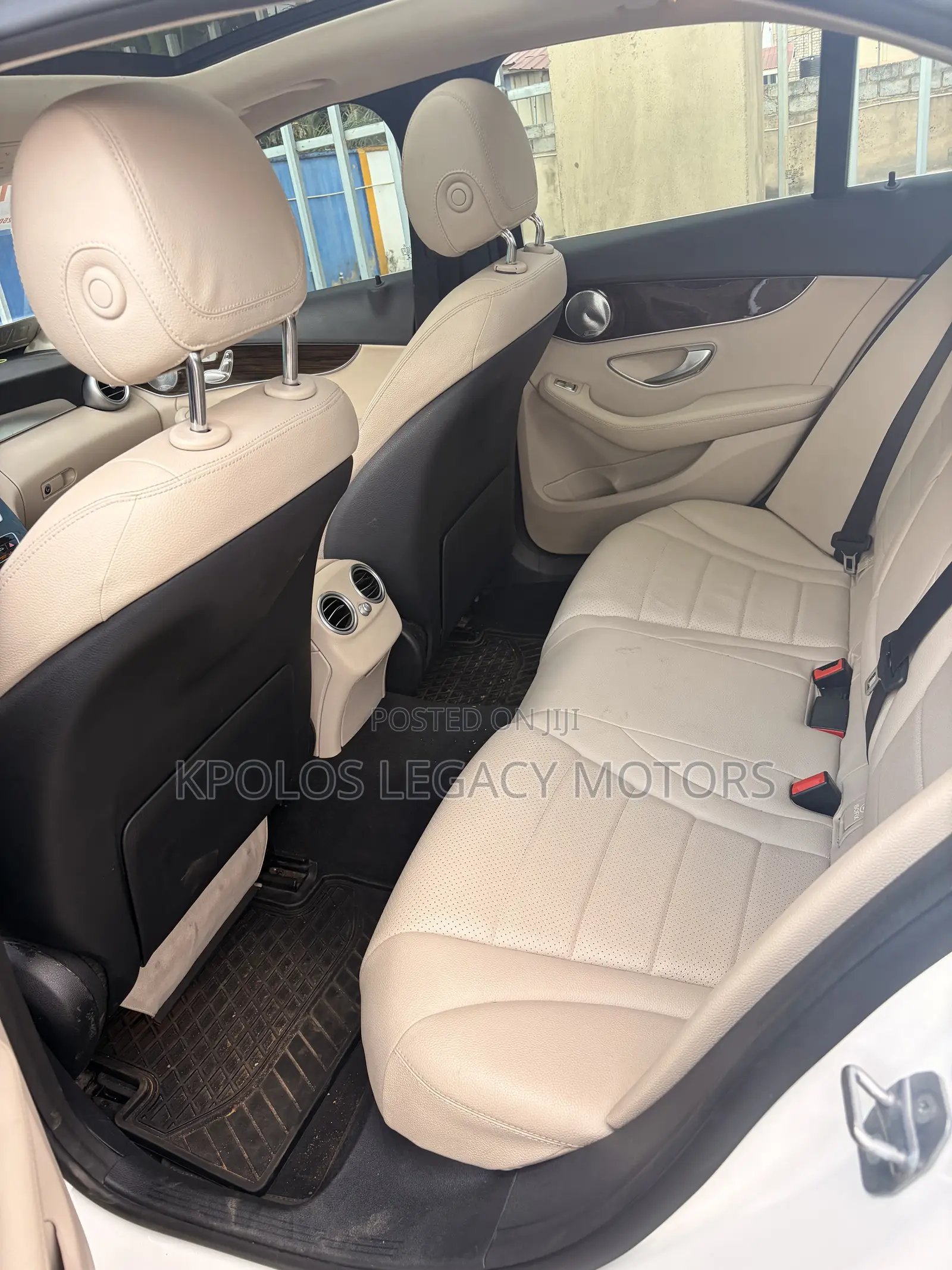 Mercedes-Benz C300 2021 White