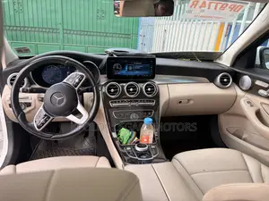 Mercedes-Benz C300 2021 White