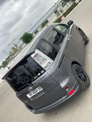Toyota Sienta 2013 Gray
