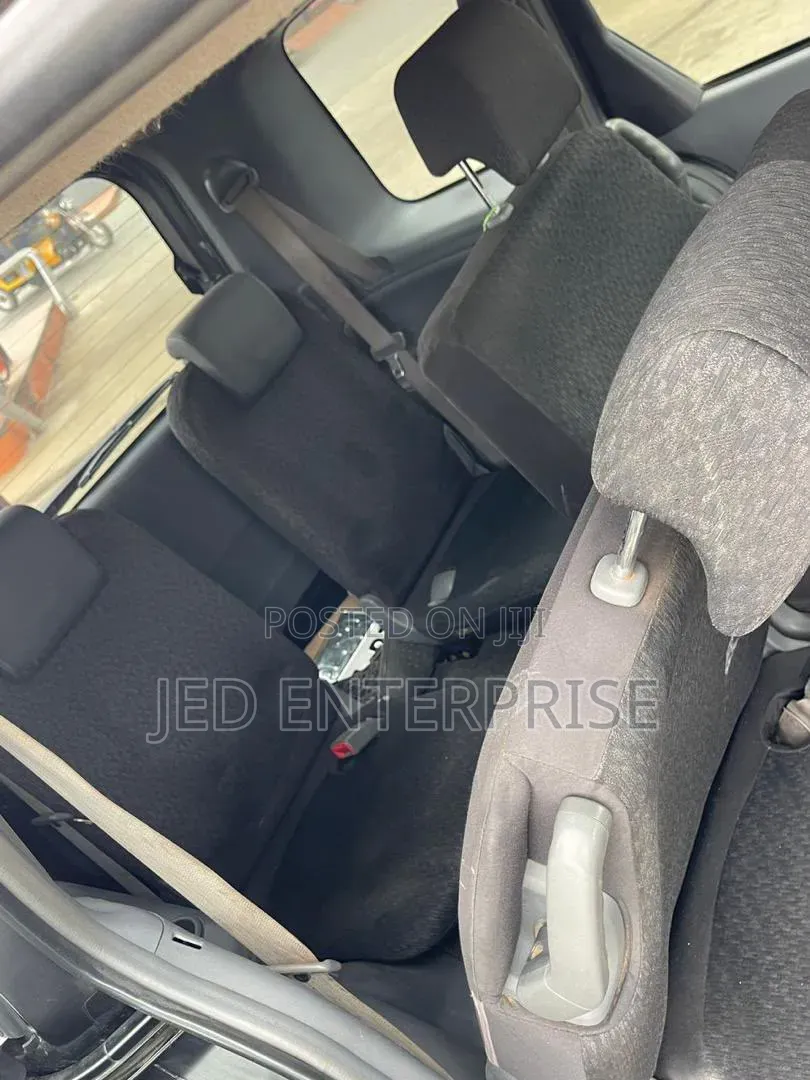 Toyota Sienta 2013 Gray