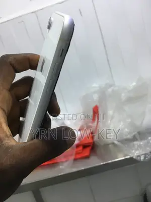 New Apple iPhone XR 128 GB White