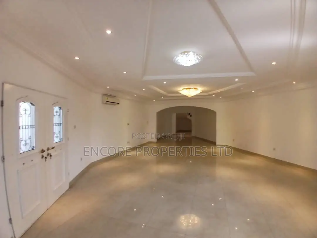 5bdrm House in East Legon for rent