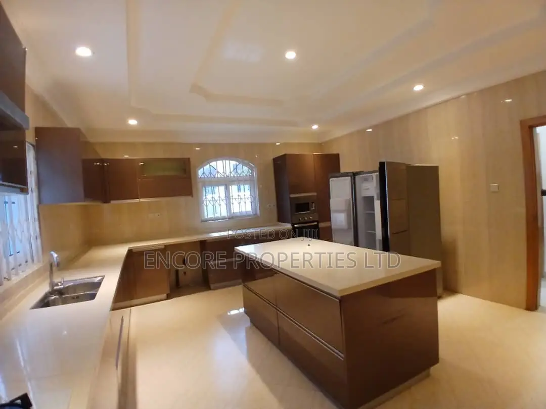 5bdrm House in East Legon for rent