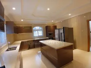 5bdrm House in East Legon for rent
