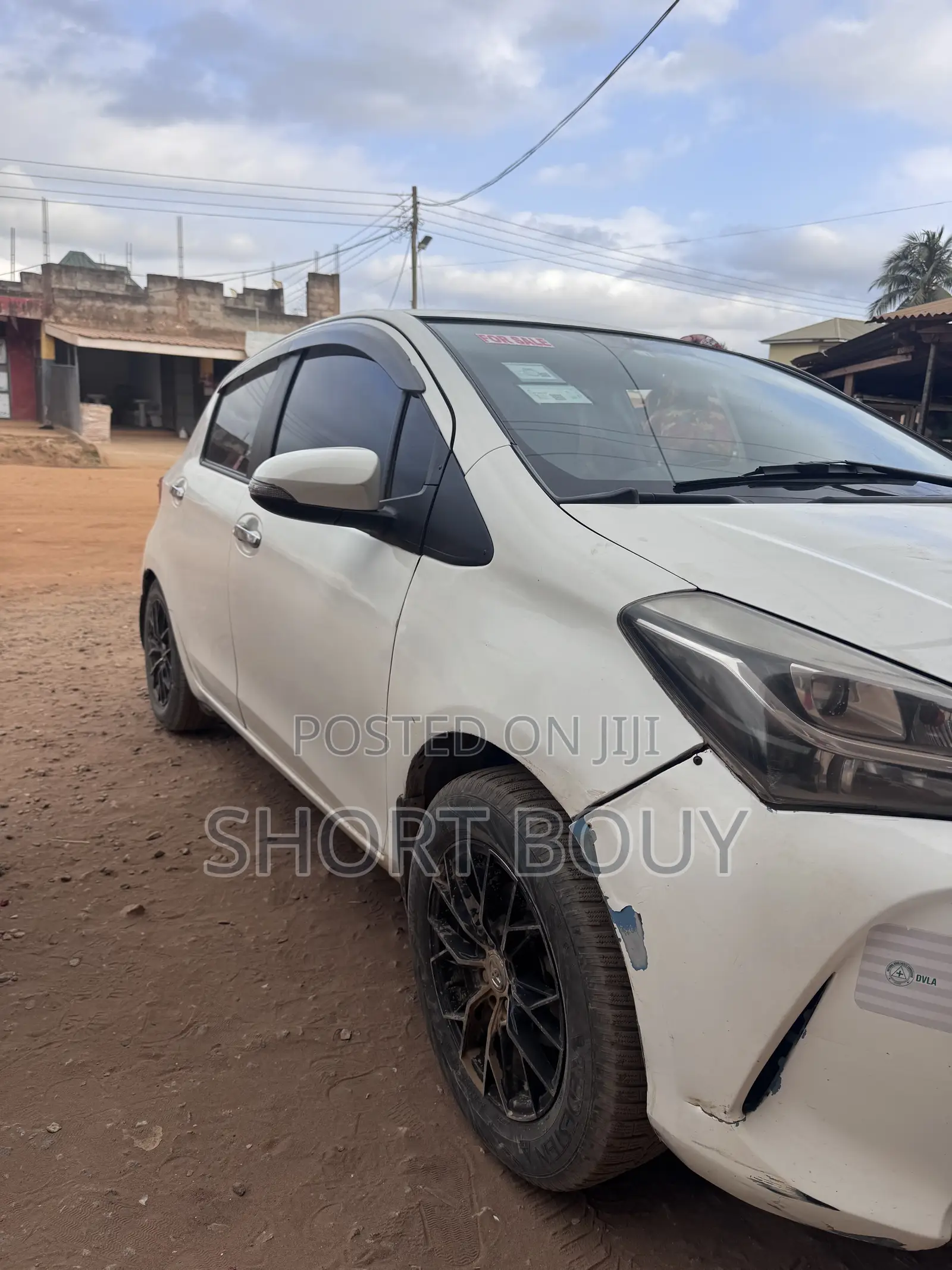 Toyota Vitz 1.3 AWD 3dr 2014 White