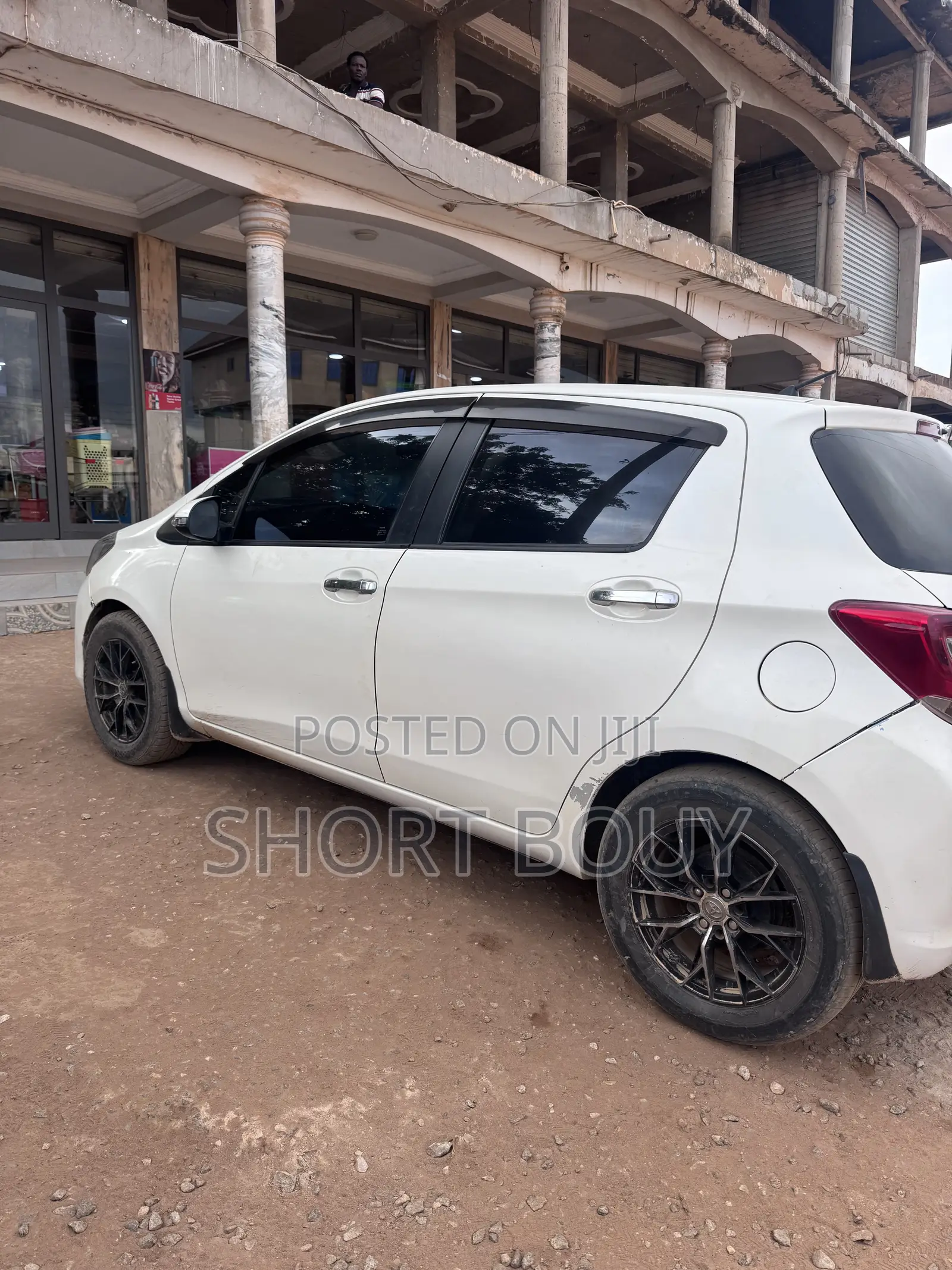 Toyota Vitz 1.3 AWD 3dr 2014 White