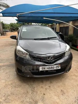 Toyota Vitz 2012 Gray