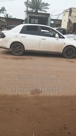Nissan Tiida 2011 White