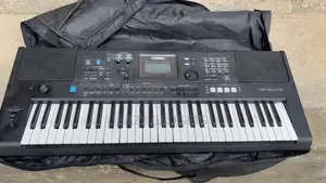 Yamaha PSR E473