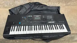 Yamaha PSR E473