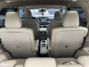 Toyota Highlander XLE 4x2 V6 (3.5L 6cyl 8A) 2017 Blue