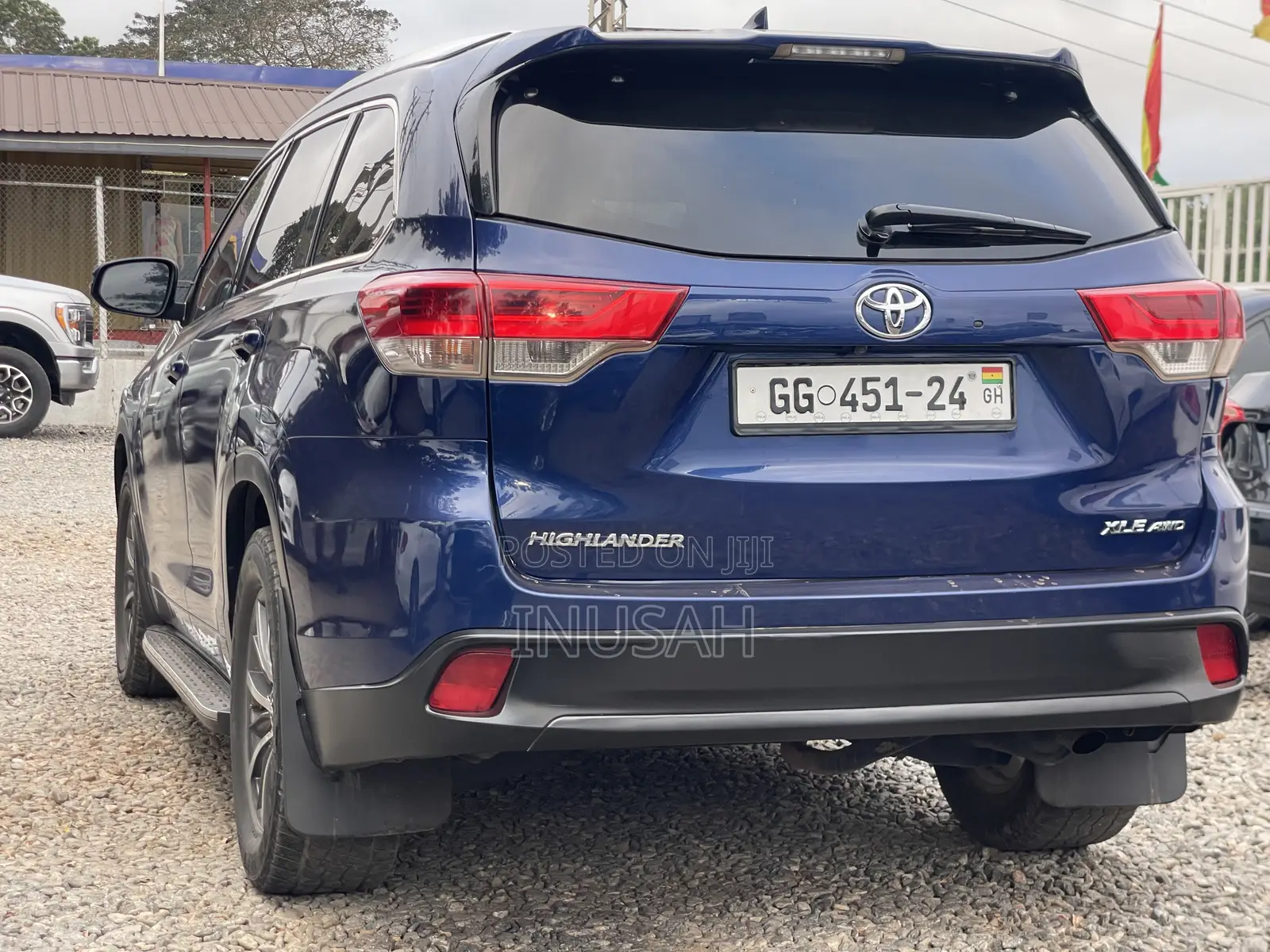 Toyota Highlander XLE 4x2 V6 (3.5L 6cyl 8A) 2017 Blue