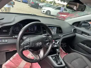 Hyundai Elantra SE 2020 Gray