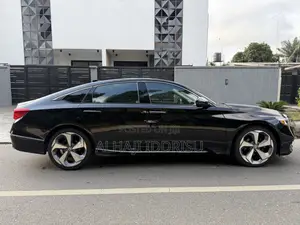 Honda Accord Touring 2.0T 2020 Black