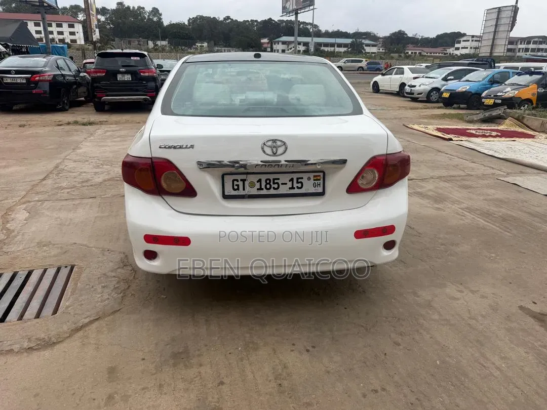 Toyota Corolla 2010 White