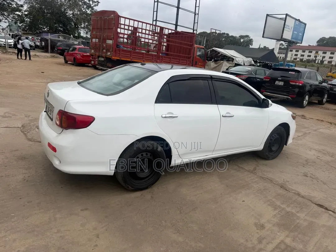 Toyota Corolla 2010 White