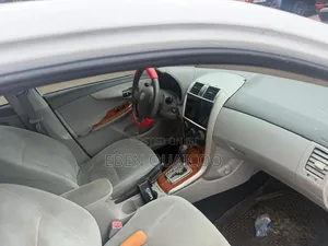 Toyota Corolla 2010 White