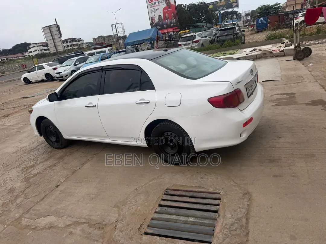 Toyota Corolla 2010 White