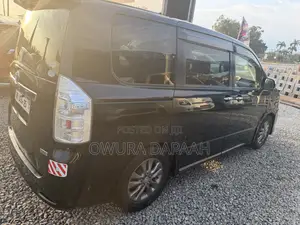 Toyota Voxy V 2WD 7-Seater 2013 Black