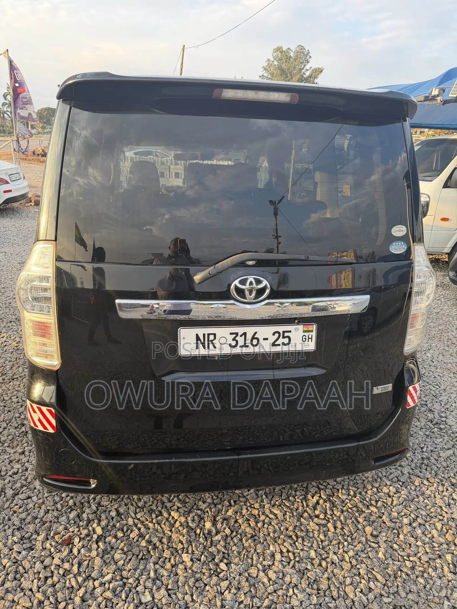 Toyota Voxy V 2WD 7-Seater 2013 Black