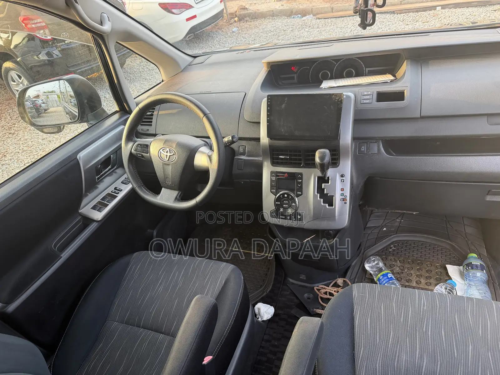Toyota Voxy V 2WD 7-Seater 2013 Black