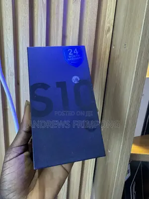 New Samsung Galaxy S10e 128 GB Black