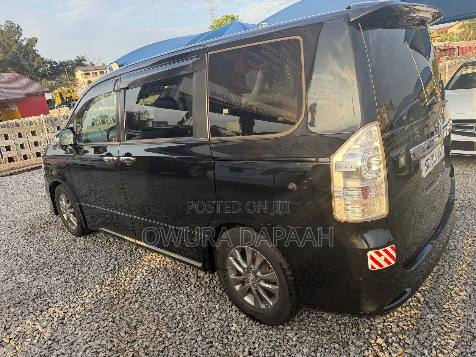 Toyota Voxy V 2WD 7-Seater 2013 Black